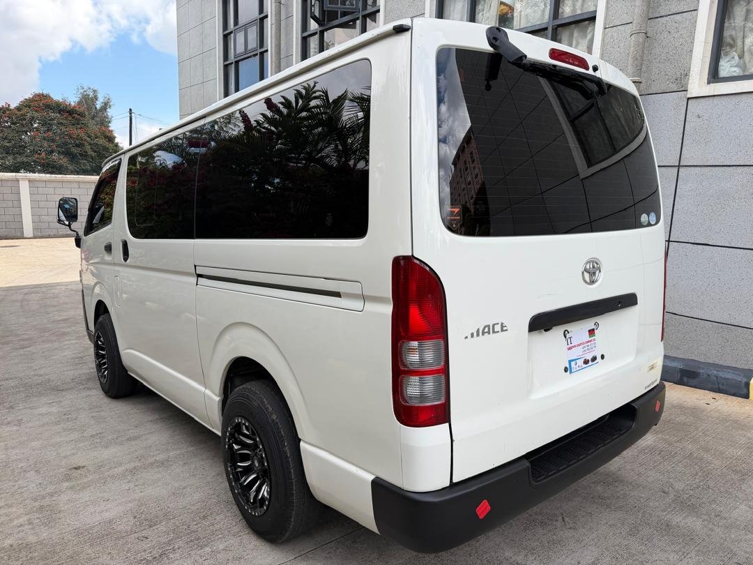 Toyota Toyota haice photo 3