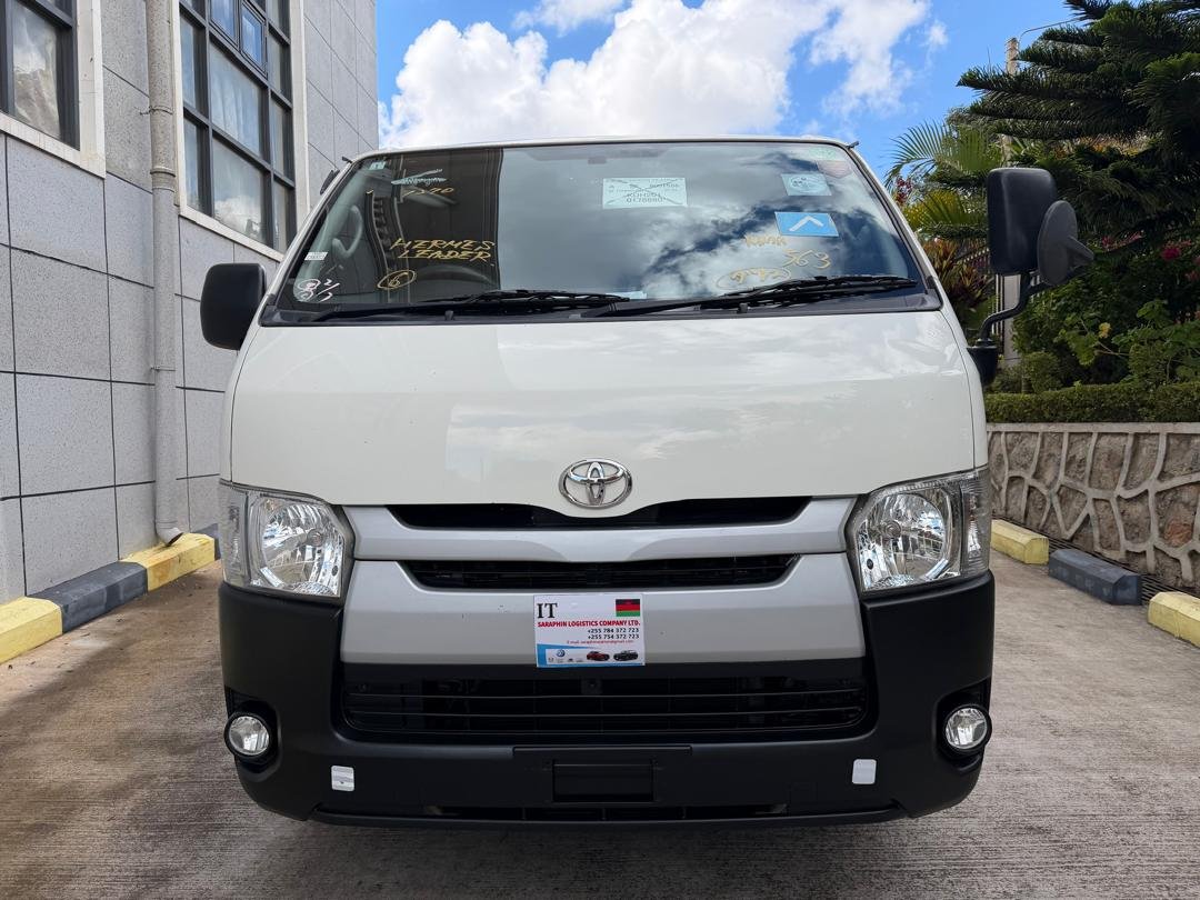 Toyota Toyota haice photo 2